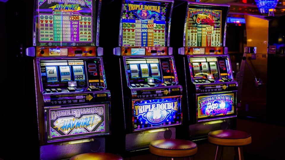 Crece la cifra que mueven los juegos y apuestas en Panamá: En 2025 rozaron los $3.000 millones