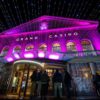 image qui montre la façade principale du casino de forges les eaux