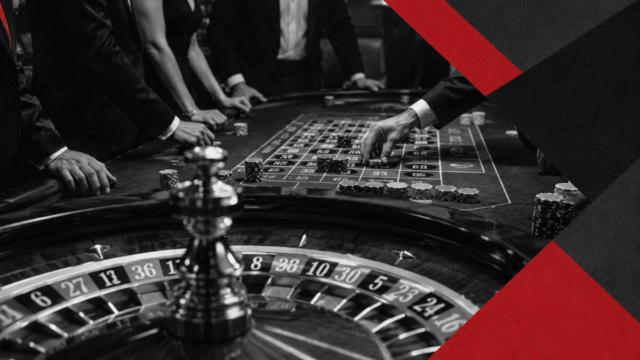 joueurs autour de la roue de la roulette