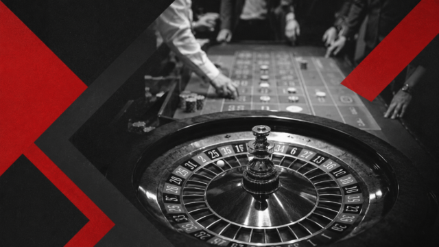 image qui montre les joueurs de roulette avec bras des joueurs sur le tapis de roulette