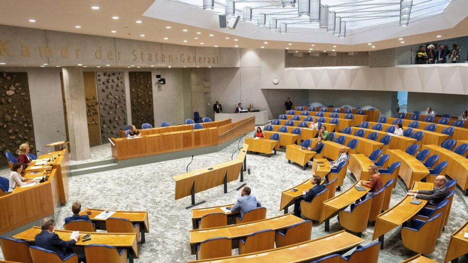 Kamervragen over jongeren in bijstand: online gokken en BNPL-diensten genoemd