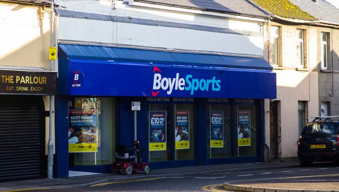 BoyleSports expands racing sponsorship with Newbury Racecourse partnership