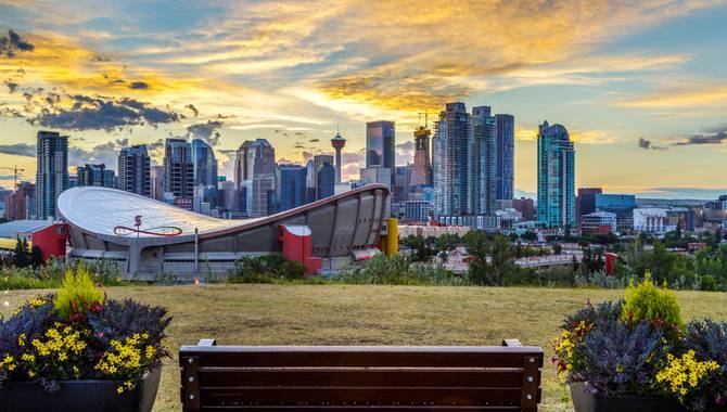 Tsuut’ina Nation takes AGLC to court over online casino website