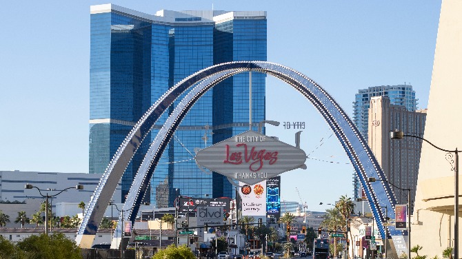 Fontainebleau Las Vegas adjusts loyalty programme with slot play and reward changes