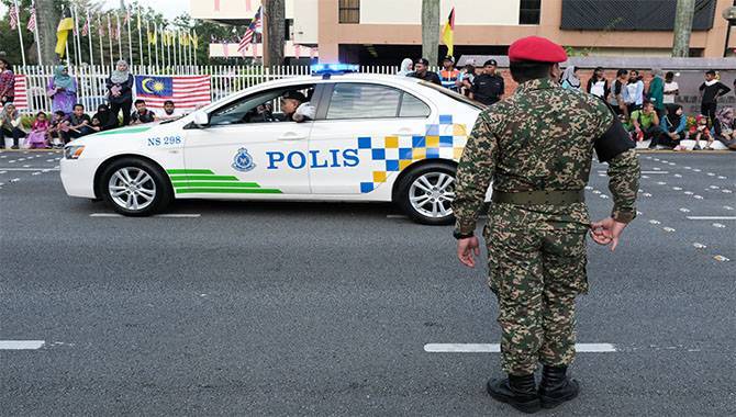 Malaysian Police arrest 17 in gambling sting