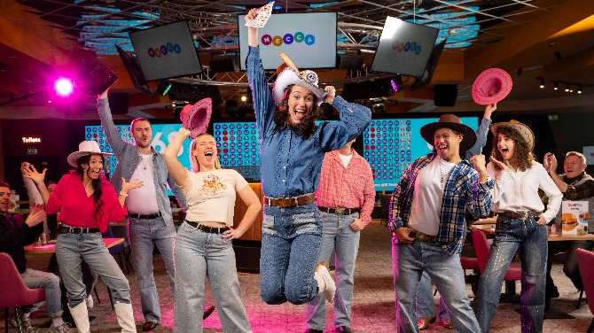 Mecca Bingo introduces free line dancing classes for a cowboy-bingo experience