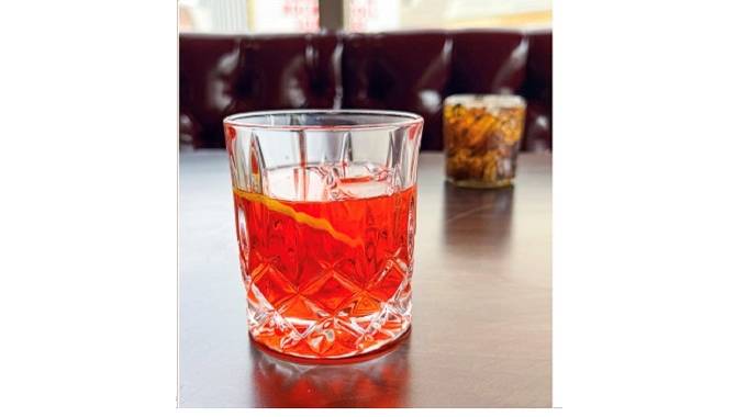 Oscar’s Steakhouse adds the Queen’s favourite cocktail to the menu