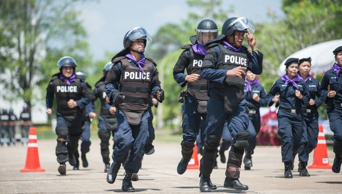 Thailand police stop illegal gambling connected to Royal Slot 777 Casino app