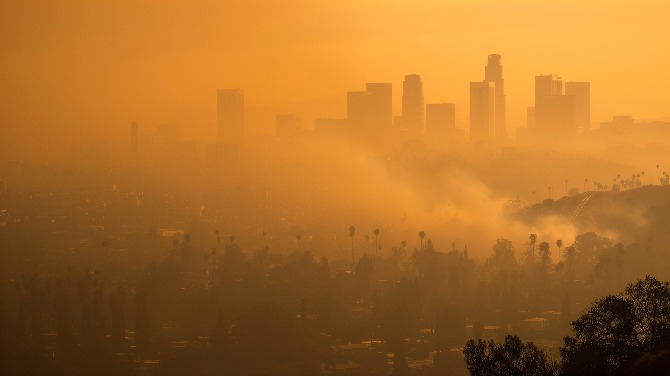 Las Vegas resorts offer support to Southern California wildfire evacuees