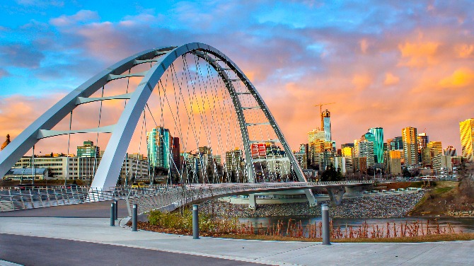 Alberta ends funding for gambling support group amid online betting expansion