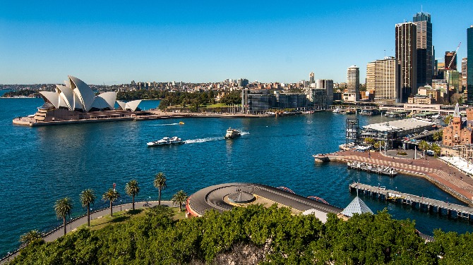 ACMA warns four operators for breaching Australia’s gambling laws