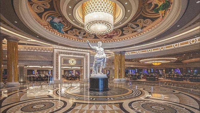 Caesars Palace unveils “extravagant” new entryway