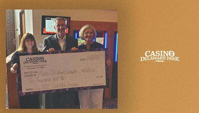 Meals on Wheels Delaware receives $10,000 Delaware Park Casino & Racing donation