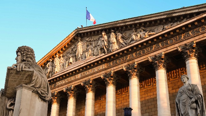 French Government to hold public consultation following online casino U-turn