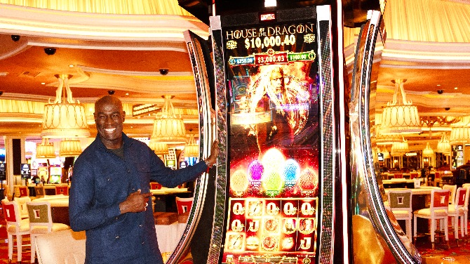 Steve Toussaint premiers Aristocrat’s House of the Dragon Slot at Wynn Las Vegas