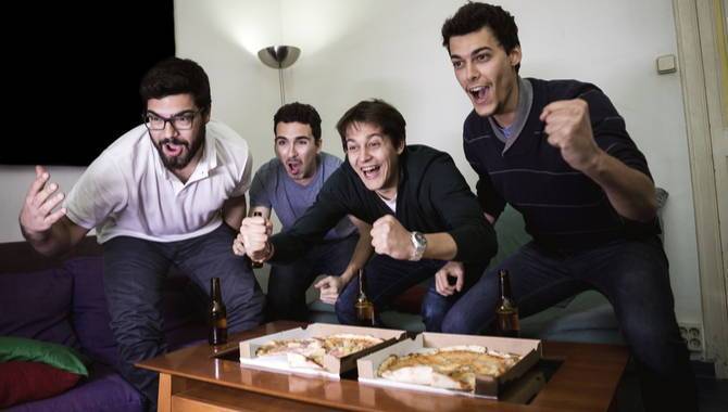 Study suggests beer and junk food in betting adverts linked to increased wagers