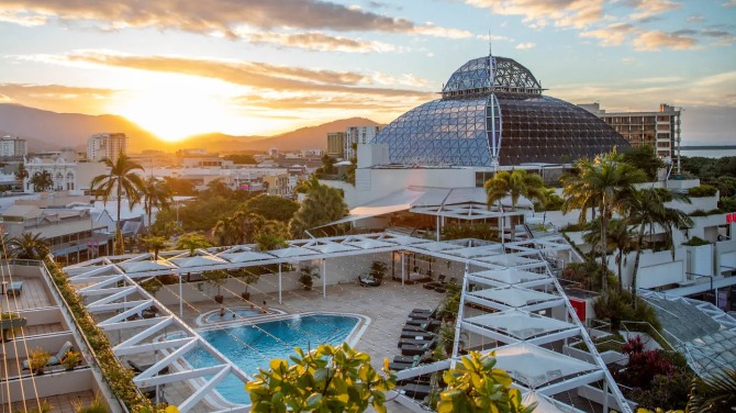 Revised alternative bid submitted for Reef Casino Trust units