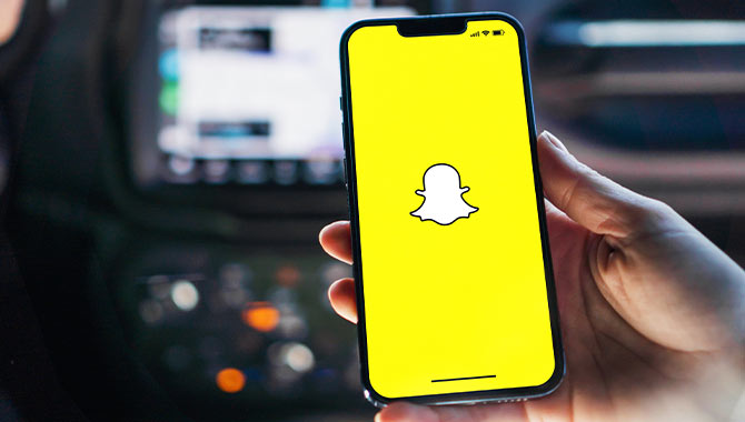 Sportradar launches ad:s paid social on Snapchat