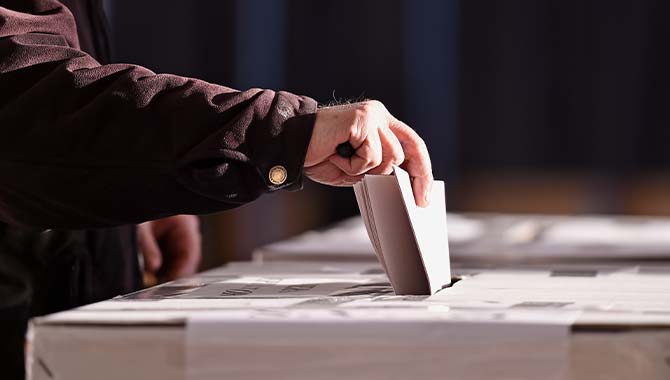 FS Gaming reduces voting rights in 888 to 4.55%
