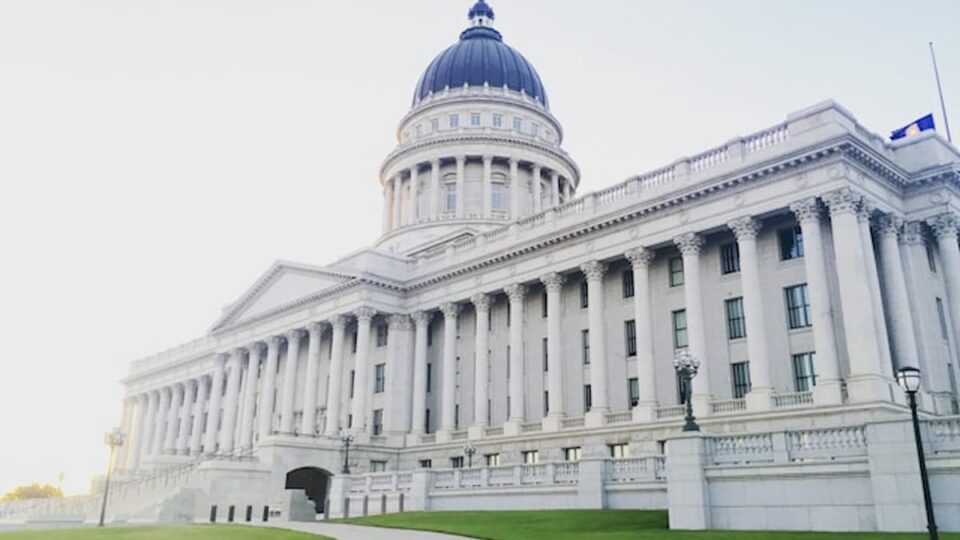 Oklahoma and Utah Escalate Crackdown on Sweepstakes Casinos in 2026