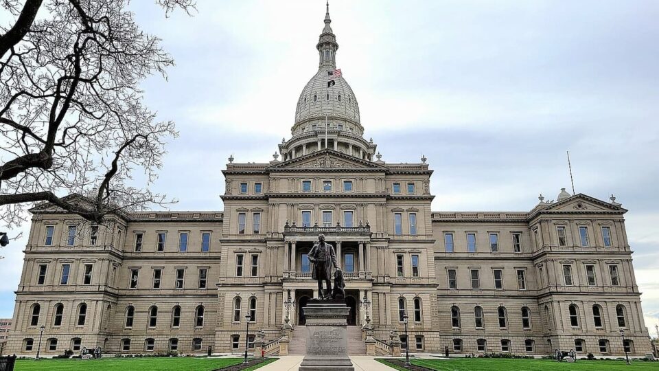 Michigan Governor Proposes Illinois-Style Per-Bet Sports Tax, iGaming Tax Hike