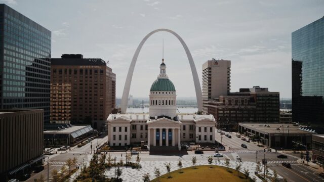 Old Courthouse in St. Louis with the Gateway Arch and downtown skyline in the background