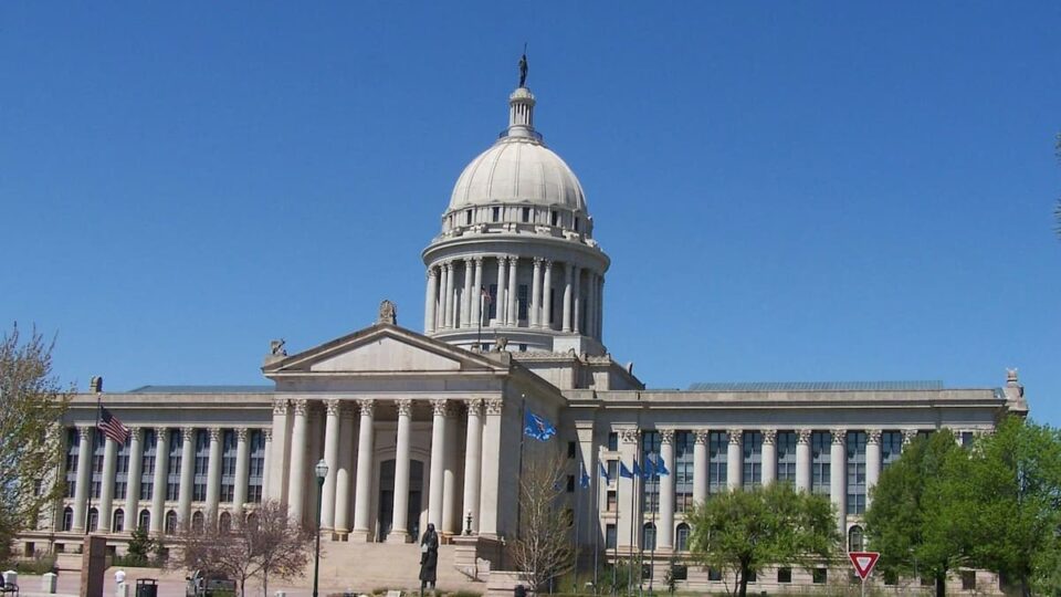 Tennessee and Oklahoma Senates Pass Bills Targeting Sweepstakes Casinos
