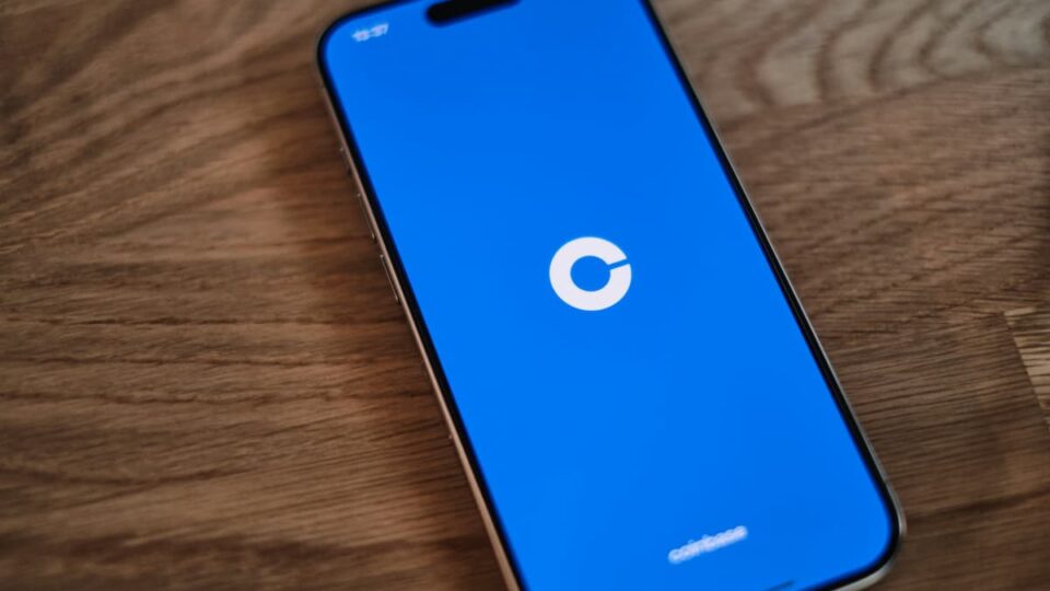 New Stake Lawsuit Alleges Underage Gambling, Names Coinbase in Crypto Payment Role