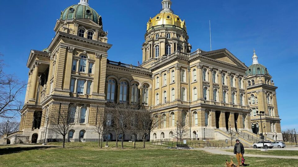 Iowa Passes Bill That Could Target Sweeps Casinos; Advances Prediction Market Regulation Bill