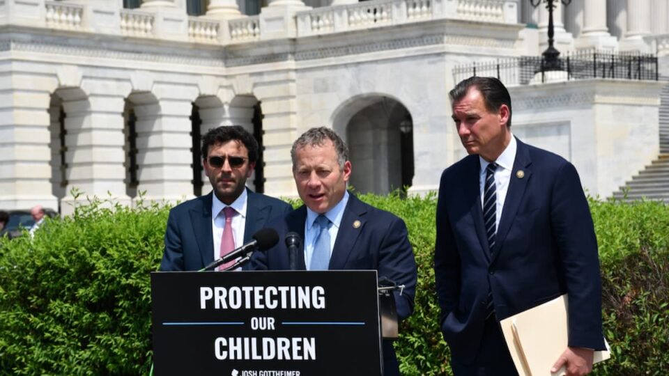 Lawmakers Introduce Facial Recognition Bill for Sportsbooks and Prediction Markets With Kalshi’s Support