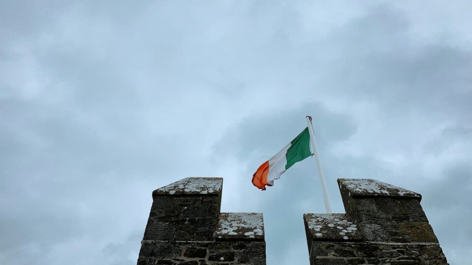 Polymarket and Kalshi Restrict Ireland as GRAI Threatens Court Orders